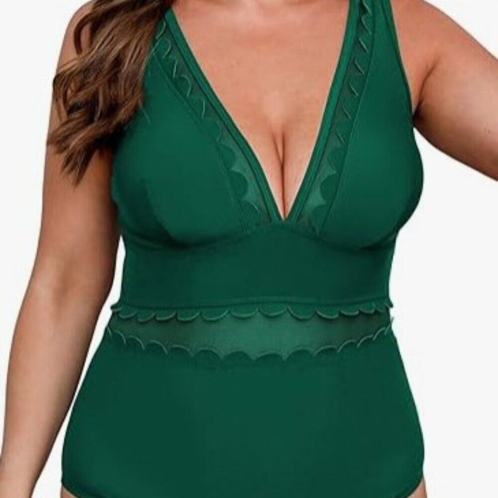 CUPSHE Brand Size 1X Forest Green NWT Scalloped Swimsuit One Piece Adjustable